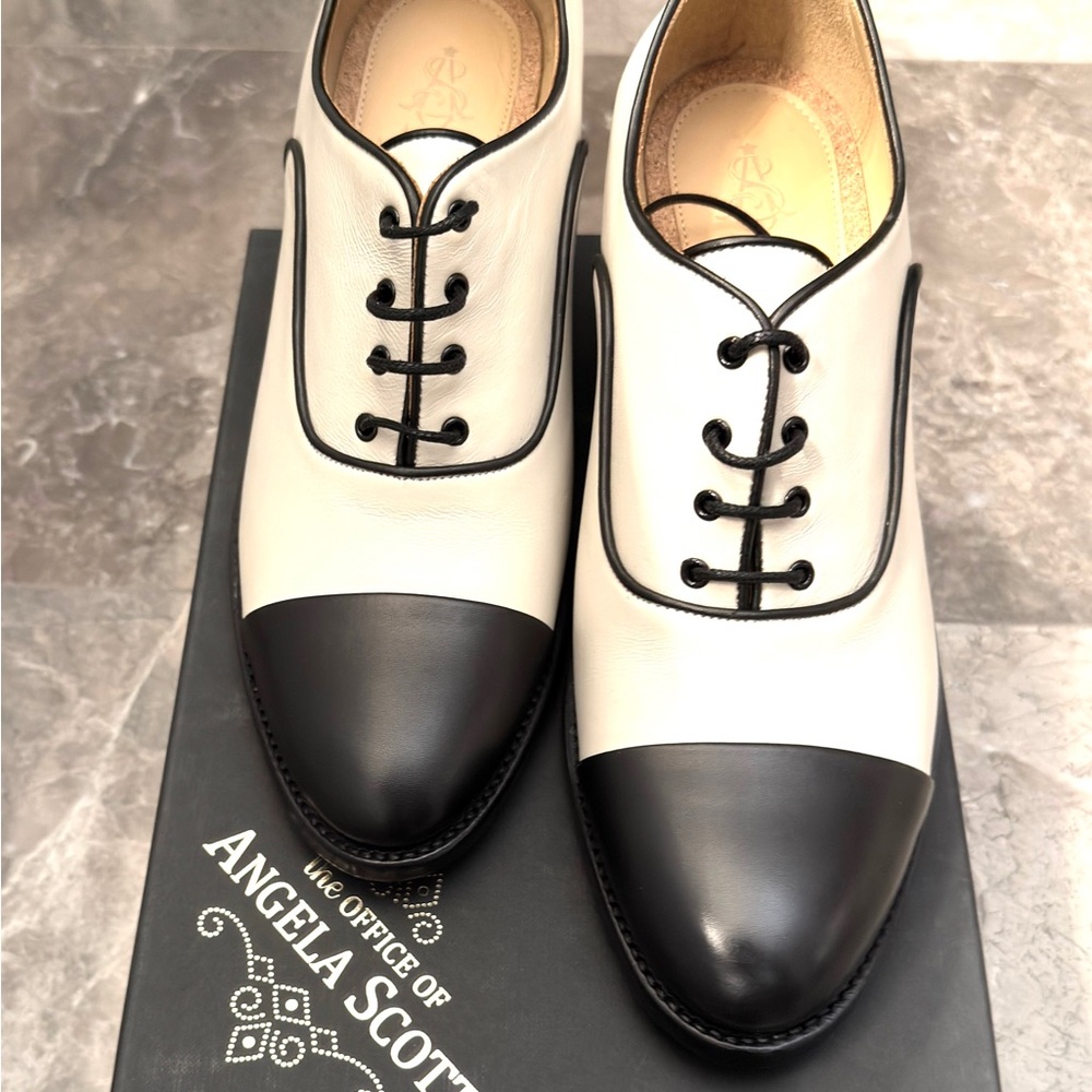 The Office of Angela Scott, Mrs. Maisel-Alabaster, Size 40
